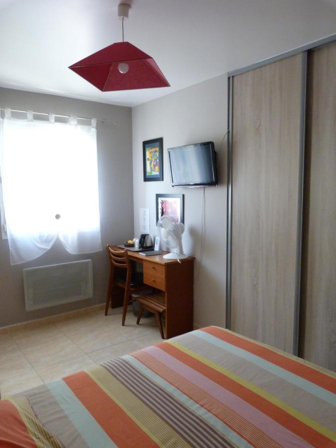 Chez Patrick Roujan Bed & Breakfast エクステリア 写真
