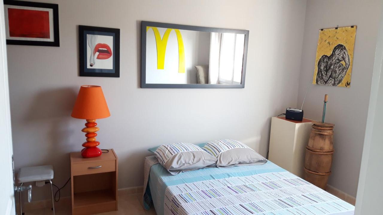 Chez Patrick Roujan Bed & Breakfast エクステリア 写真